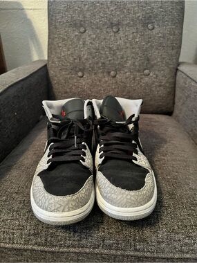 Men's Black & Gray Jordan 1